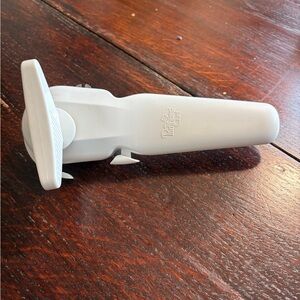 Pampered Chef Classic White Can Opener